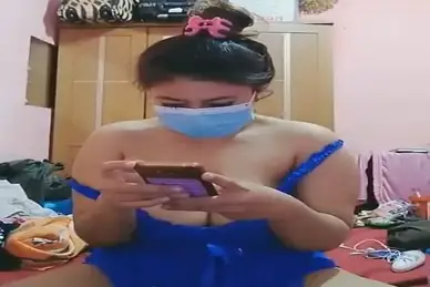 Live Show 13 Cewek Seksi Colmek Ganas Sampe Memek Squirt Banjir